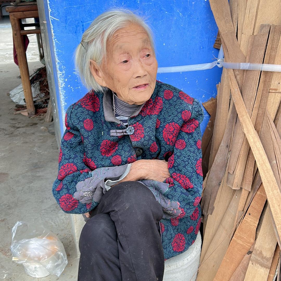 董奶奶