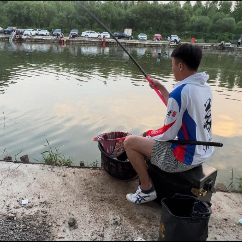 孙文🎣爱钓鱼