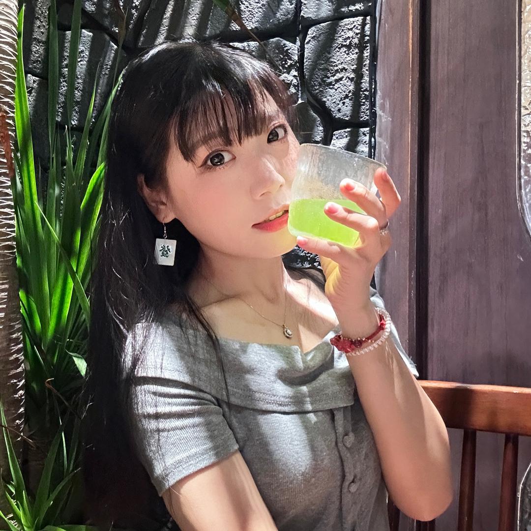 请叫我郑小燕。（骨折康复中）