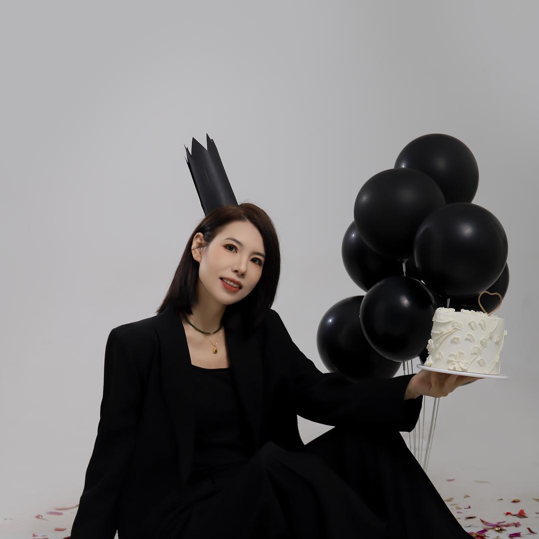 黑板上画画的阳