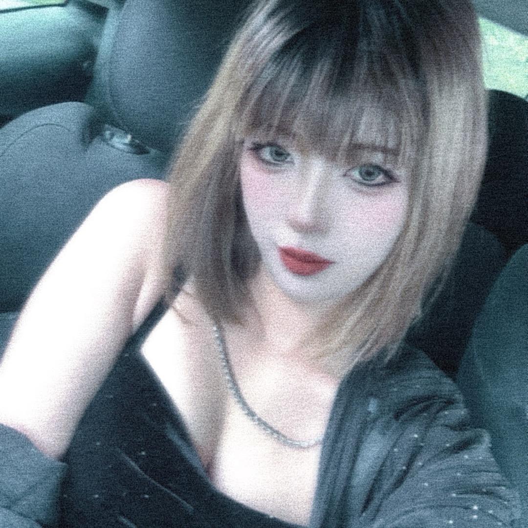 YY。