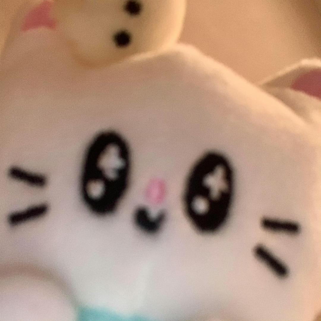 699