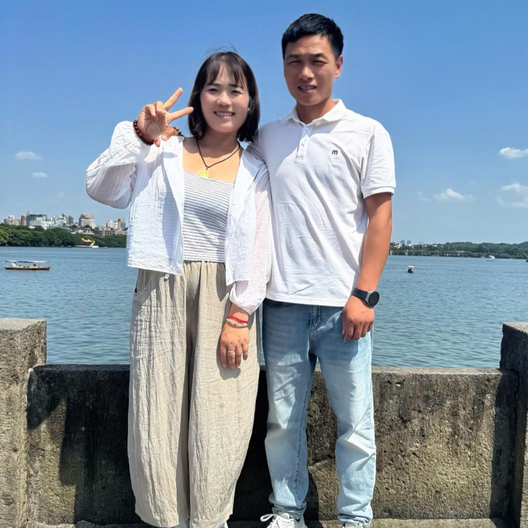 青青（中午11点18直播）