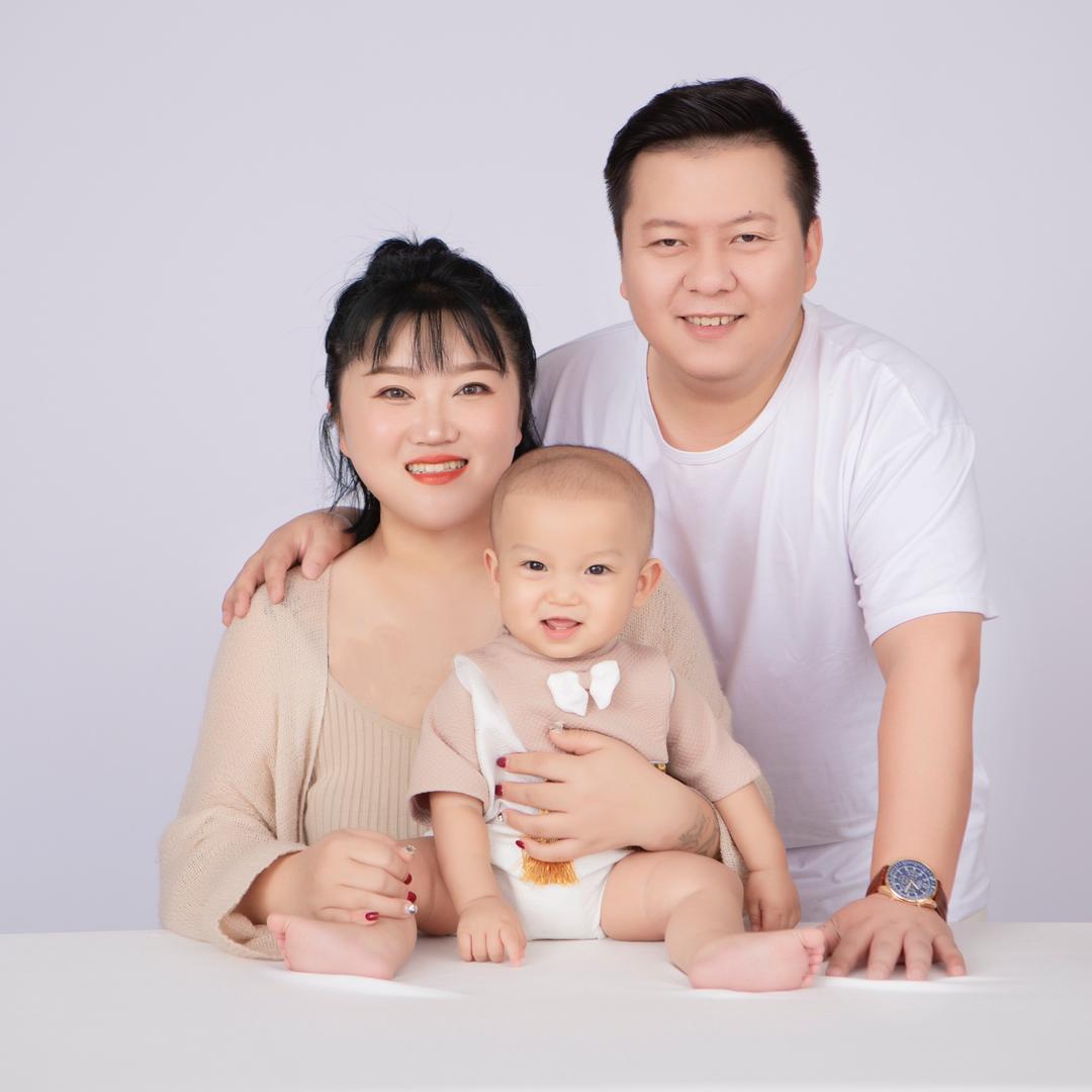 我姓罗。。。。