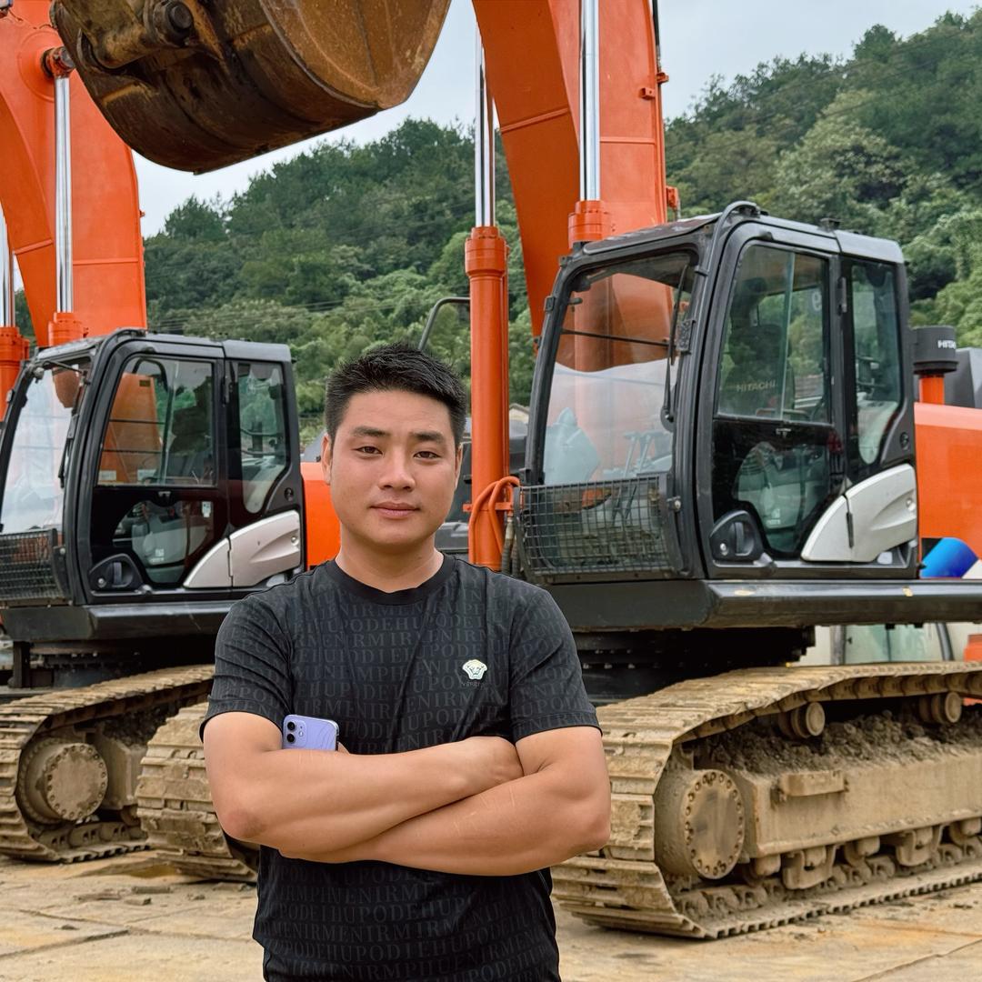 宁波鑫钢二手挖机-吴付秋