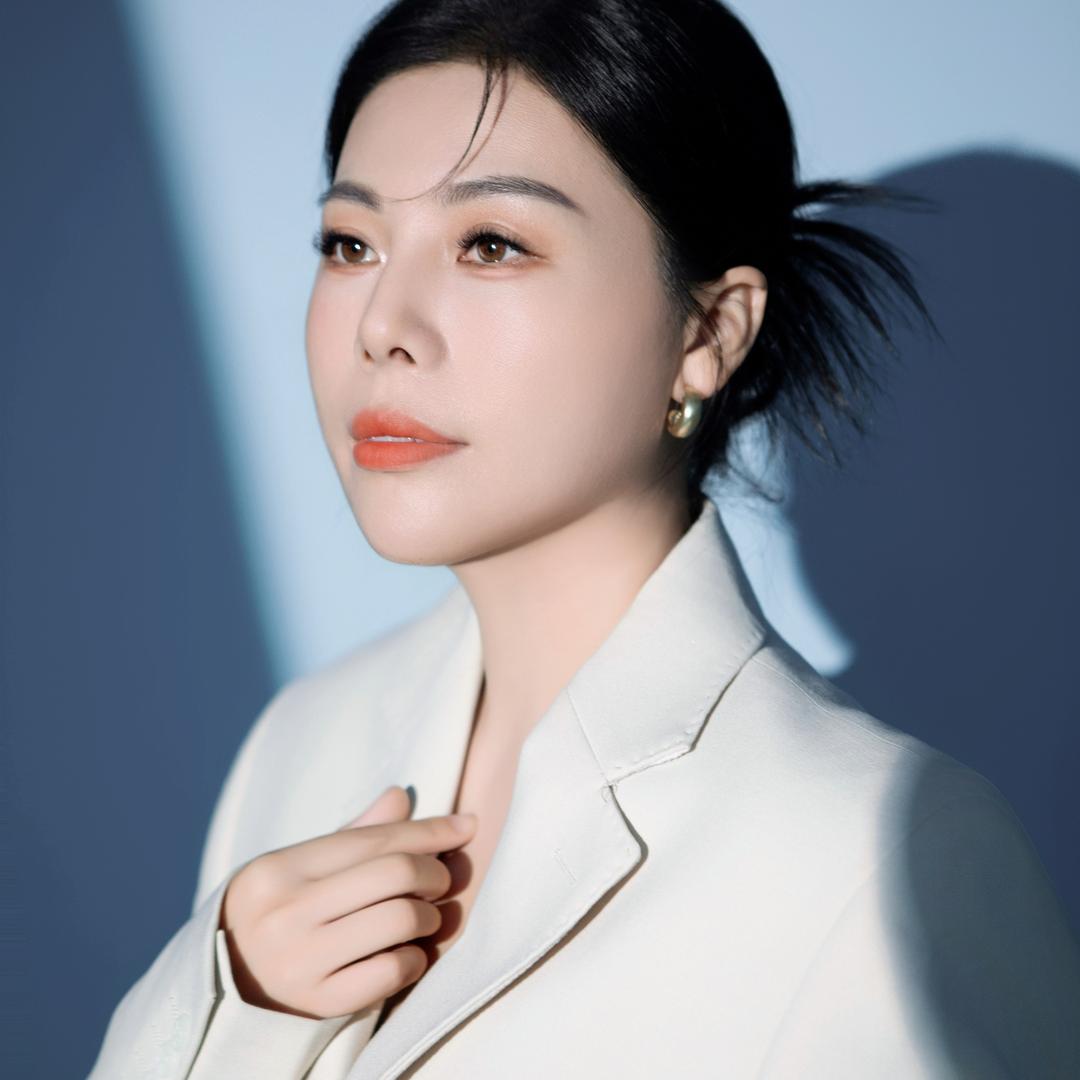 @秋香姐（驾校女老板）
