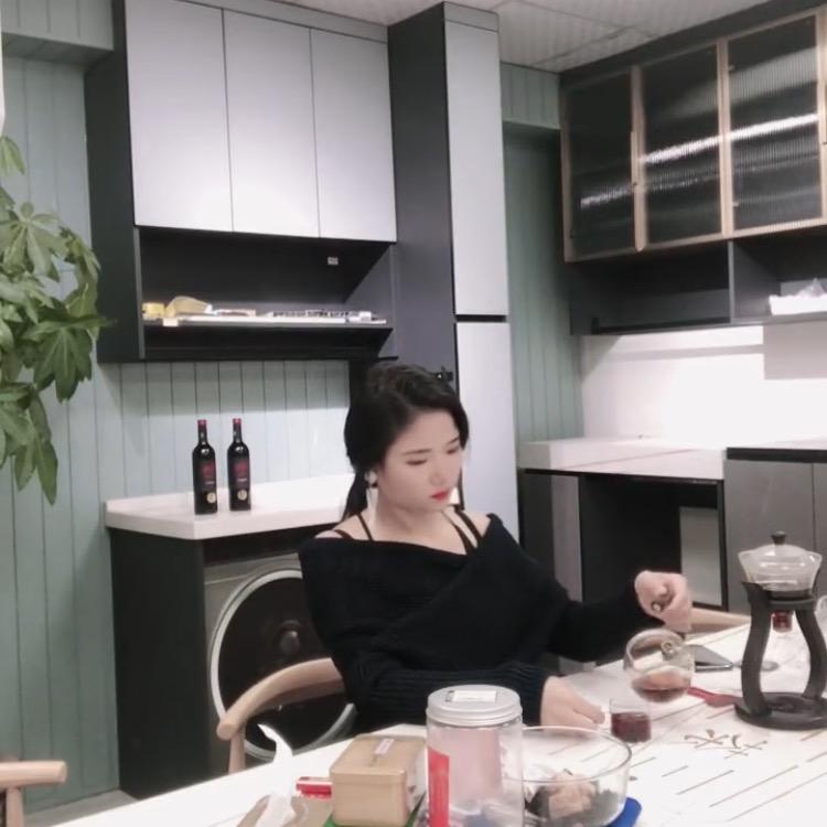 铝优铝业阳台柜青