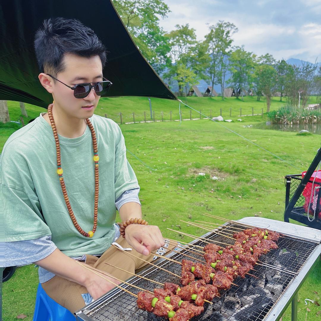 卖珠宝的小漆哥