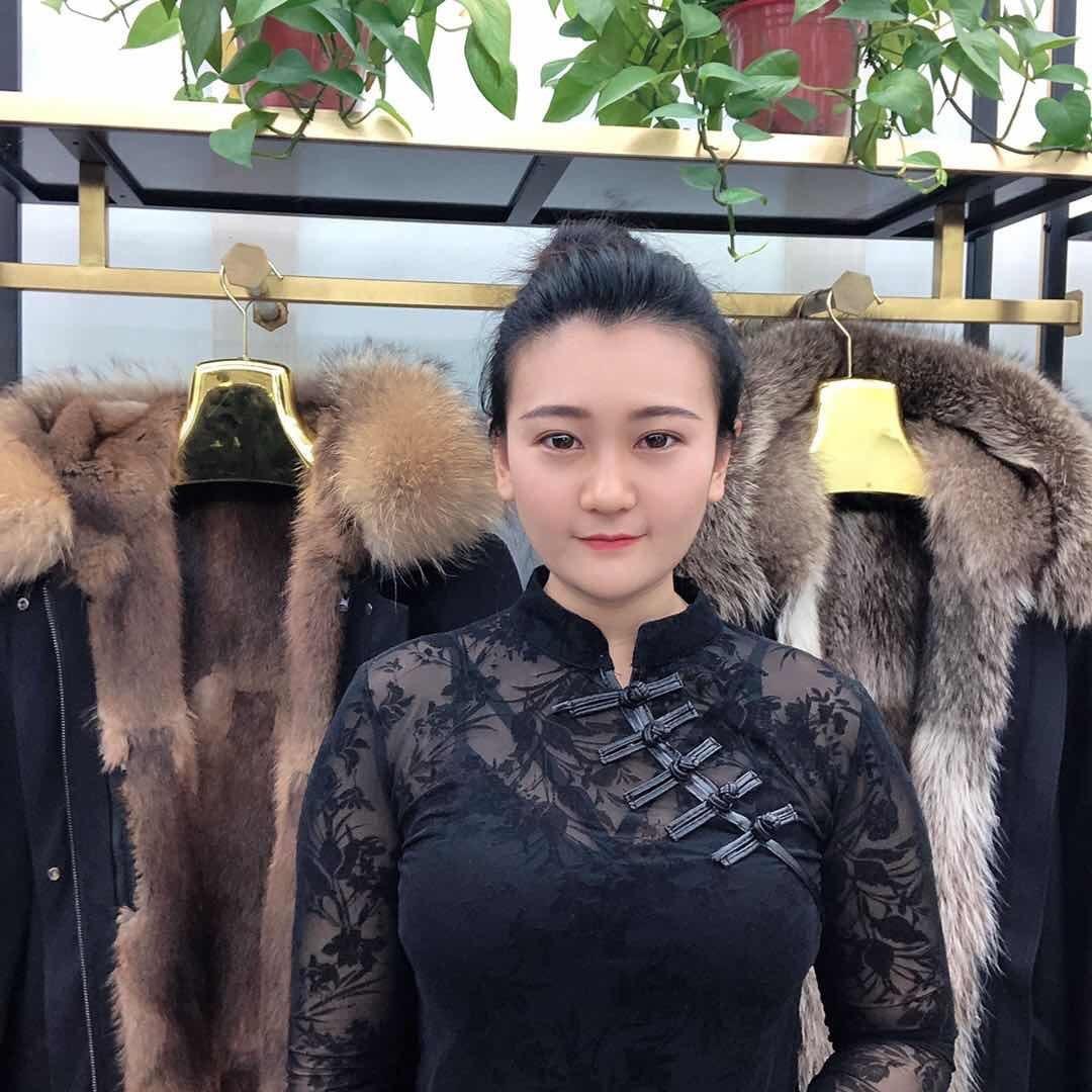 皮草季服装店