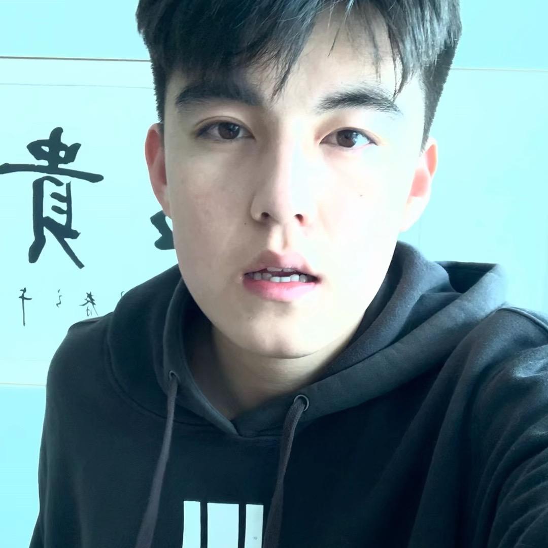 ㅤ  养虎人