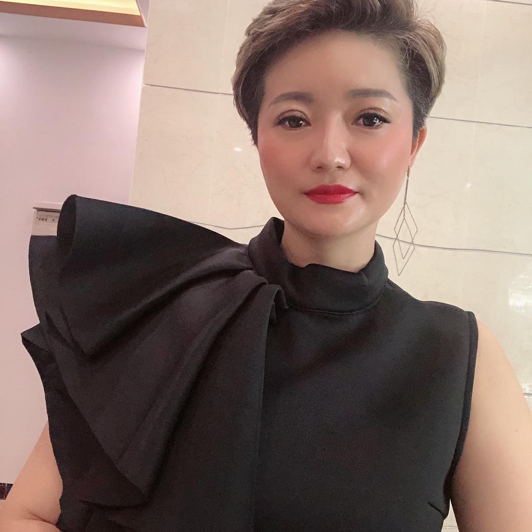 瑞丽市新面貌服装店