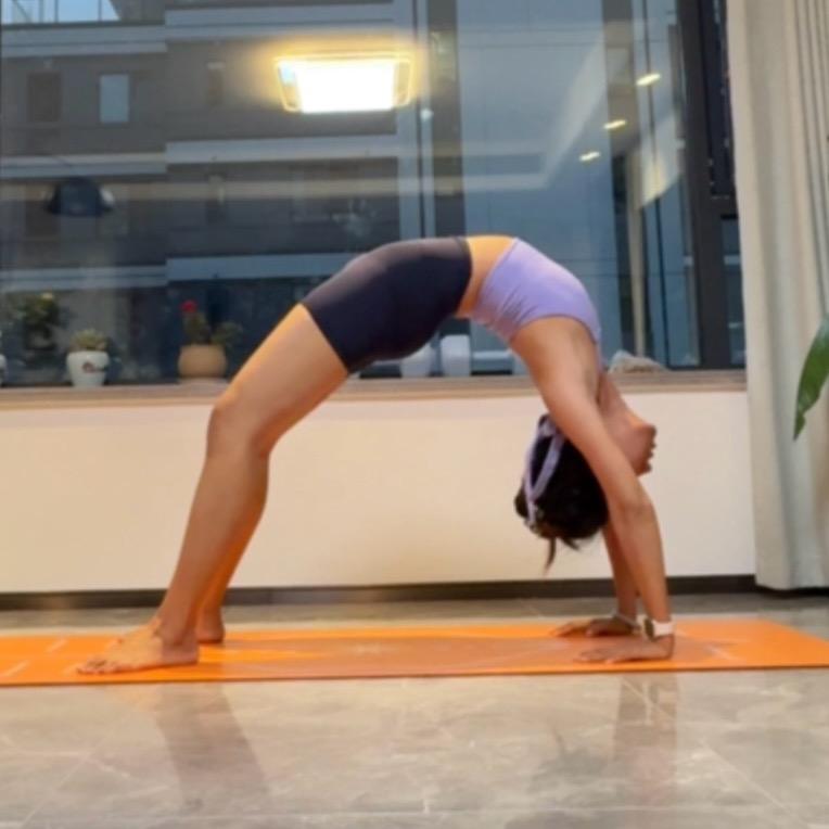叶子爱瑜伽 yoga
