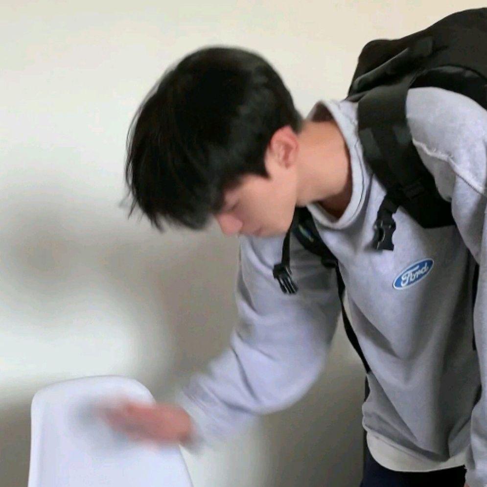 丞右