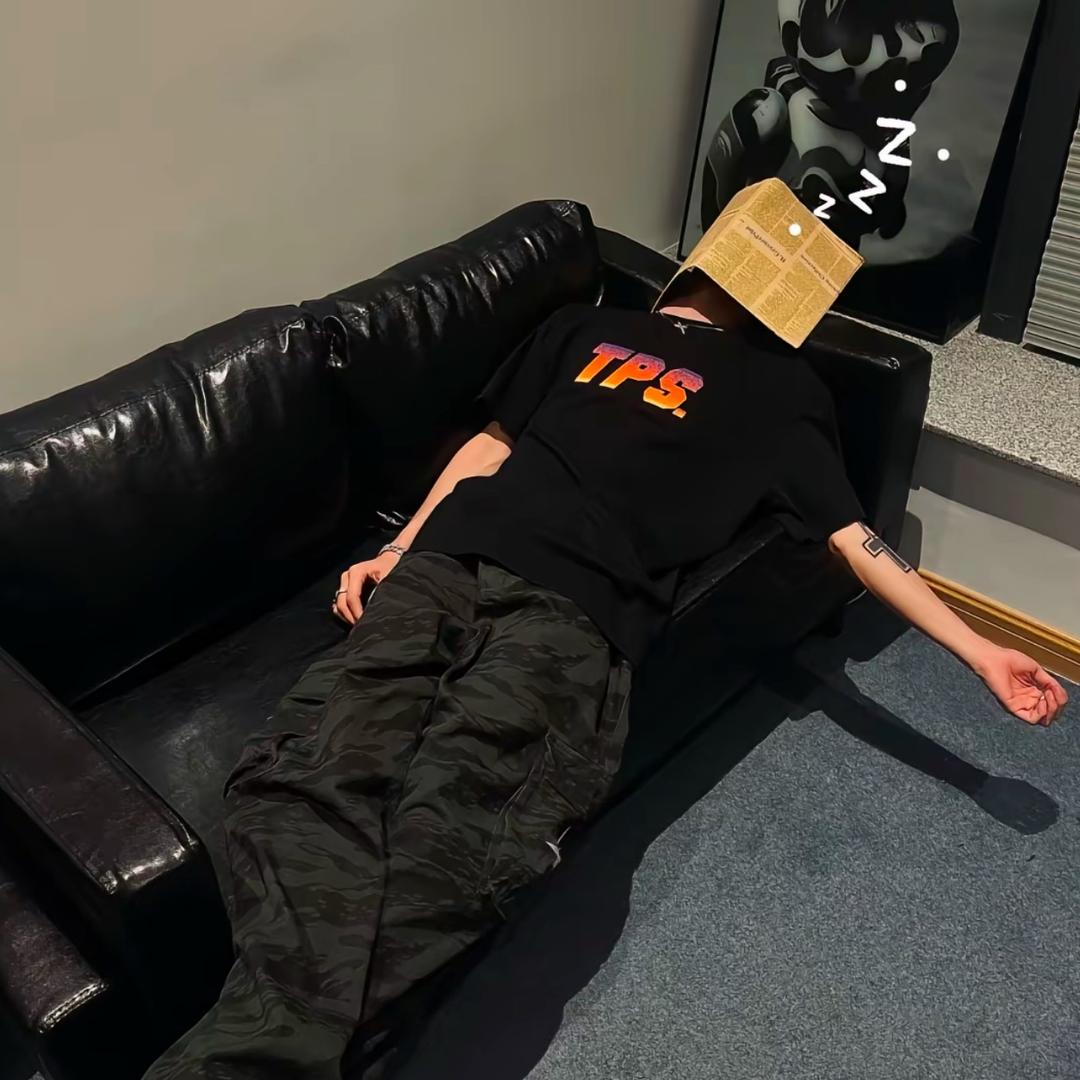 爱打篮球的男孩