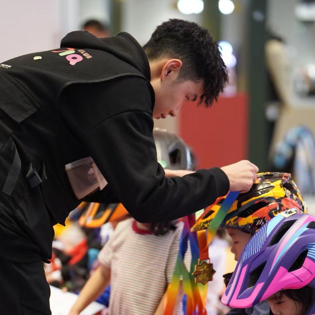 领家平衡车嘉嘉教练