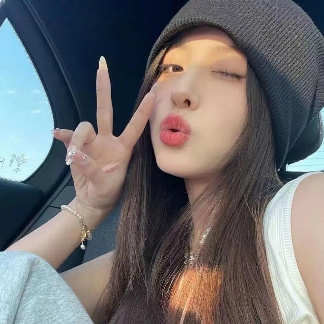 小郑爱吃草莓