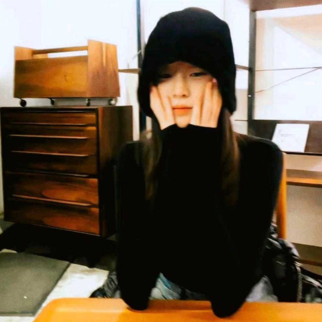 小呜老师