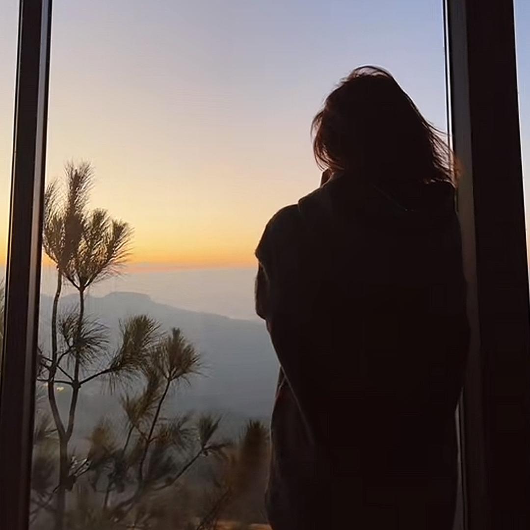 - 。