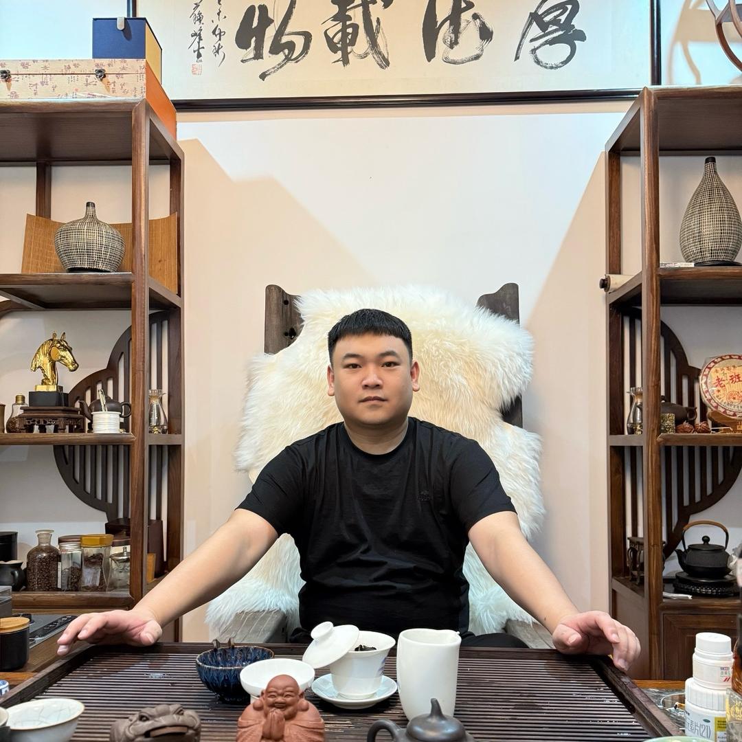 老云☁️(蹭吃蹭喝)