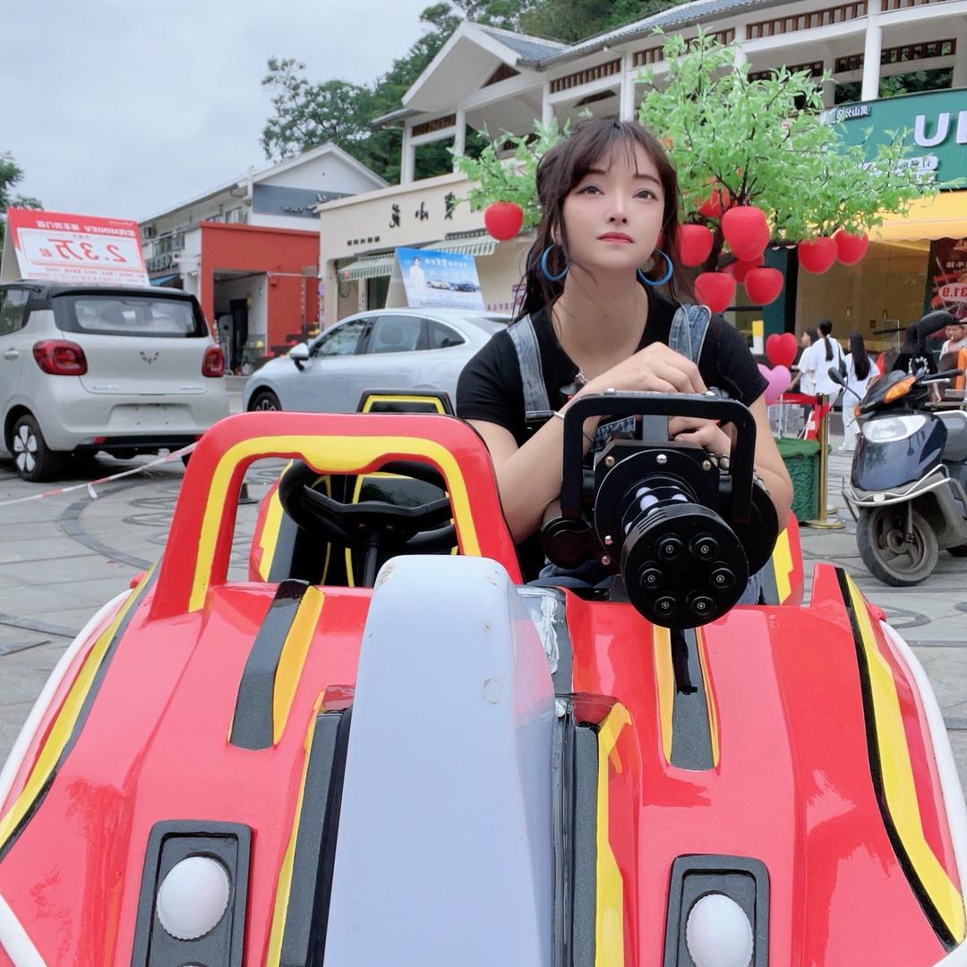 @骑鱼的猫（林林）