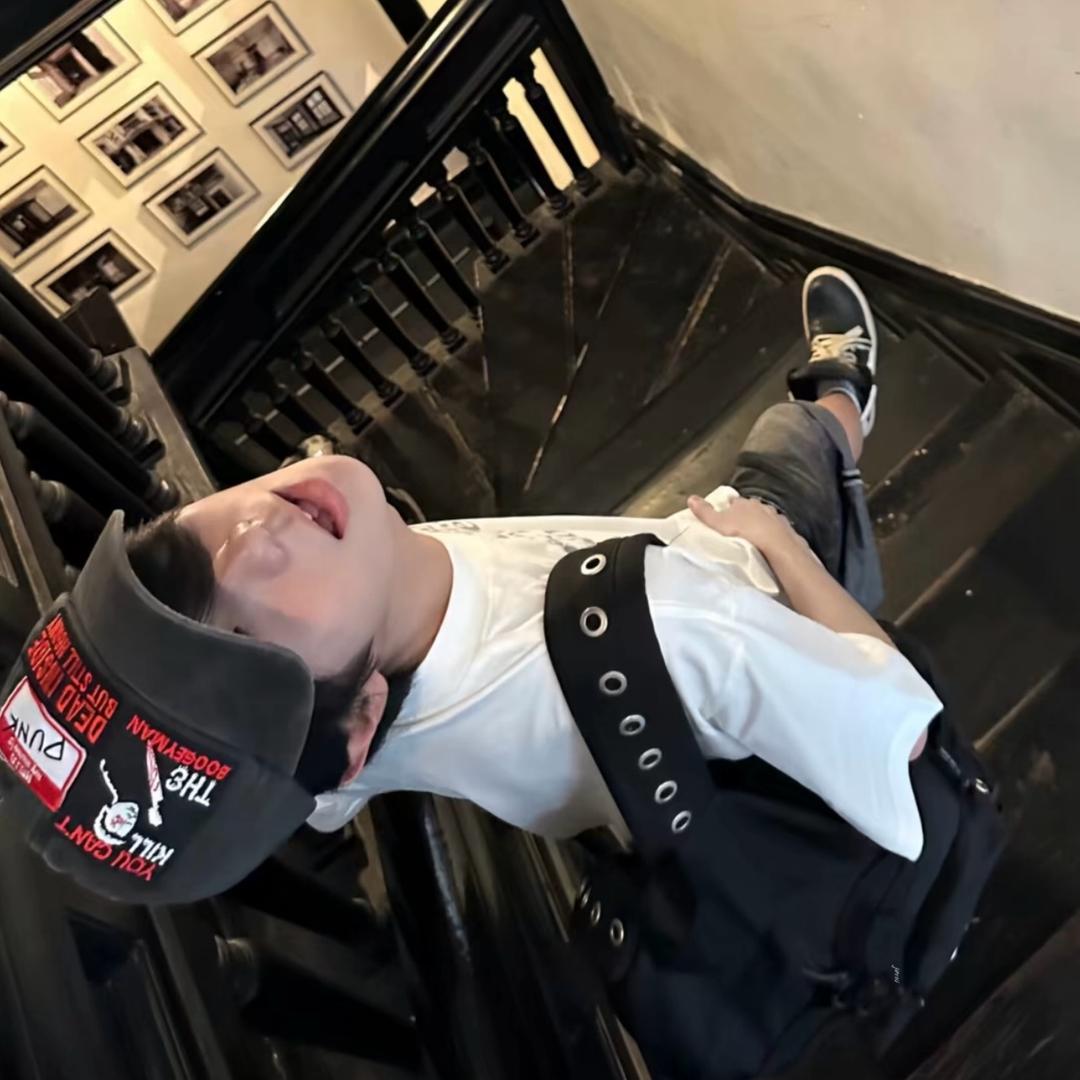 开飞机的舒克.