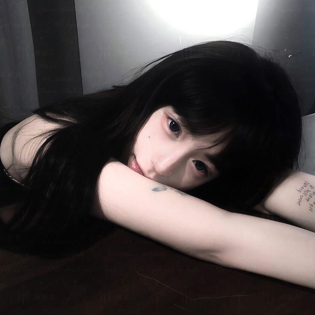 活在痛苦里