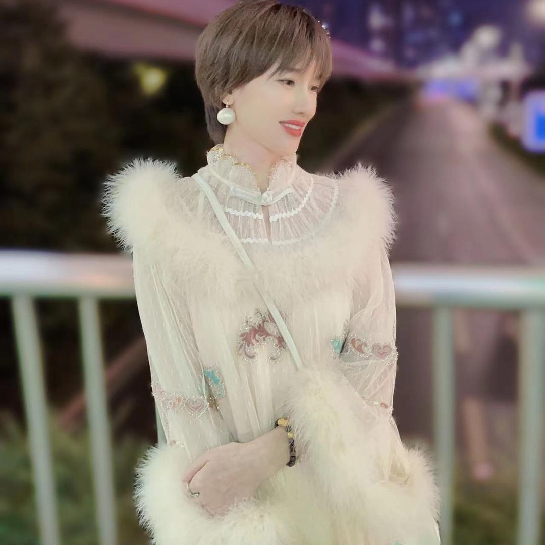 深圳魅姐高定女装