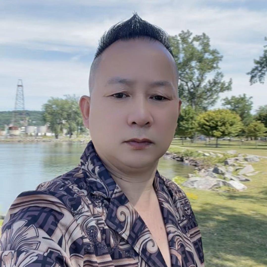 邱，啊东🇺🇸🇺🇸🇺🇸