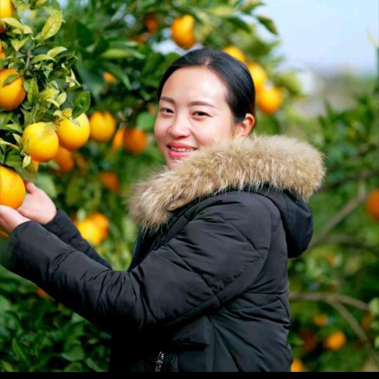 乡妹朱朱8月15号小超订婚感恩回馈助理