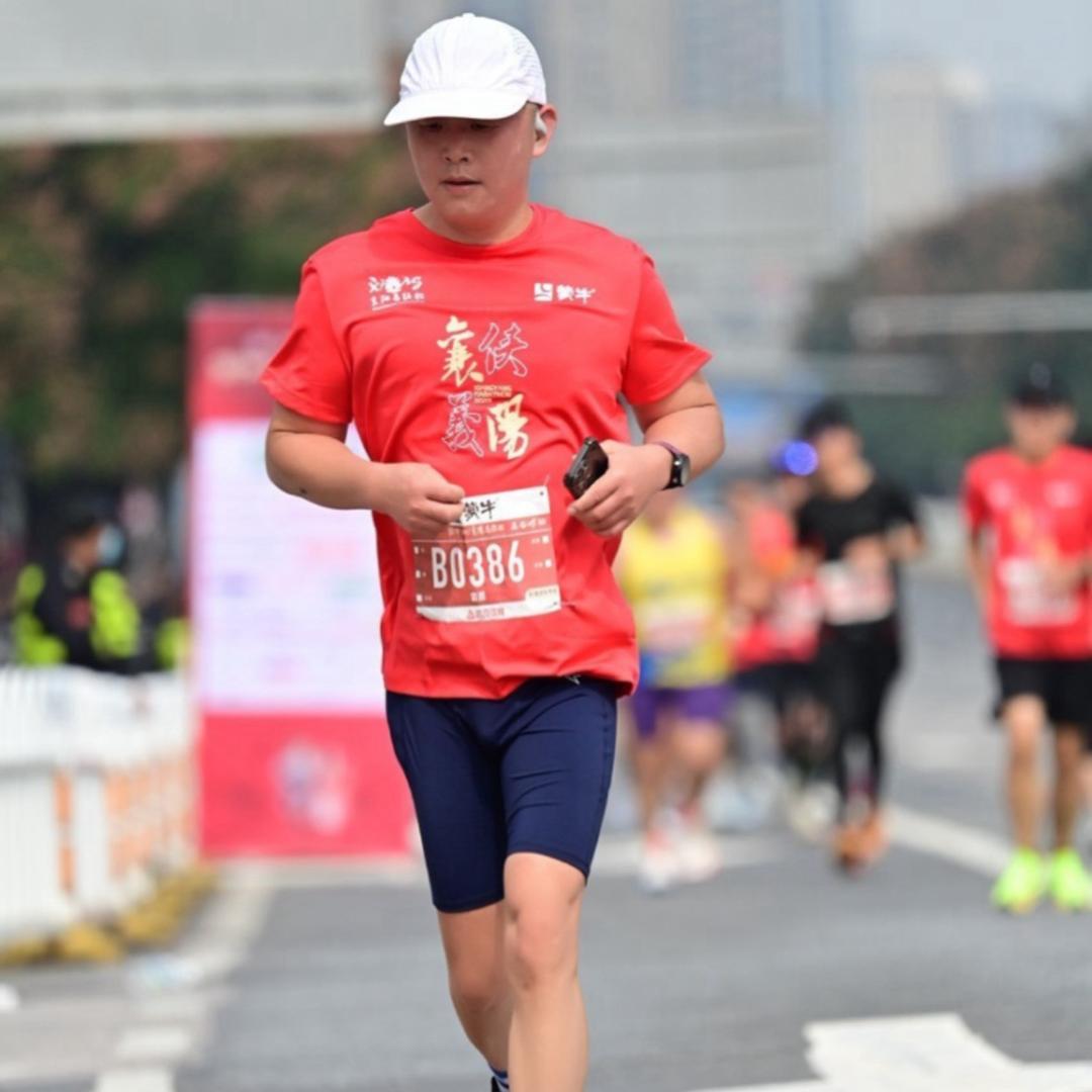 爱跑步的勇哥
