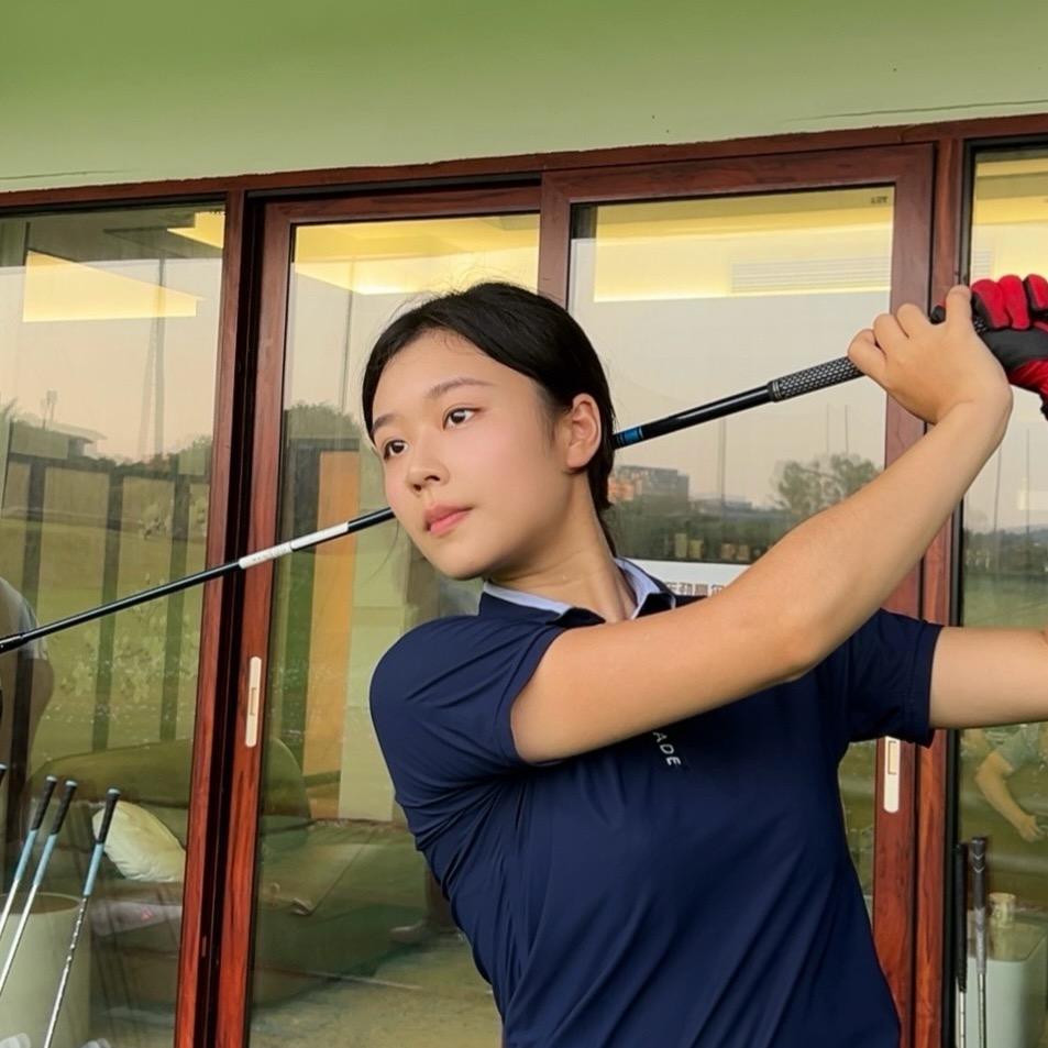 高尔夫教练Edith