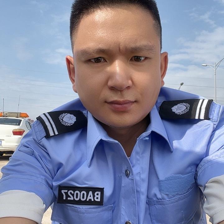 胡深笑长
