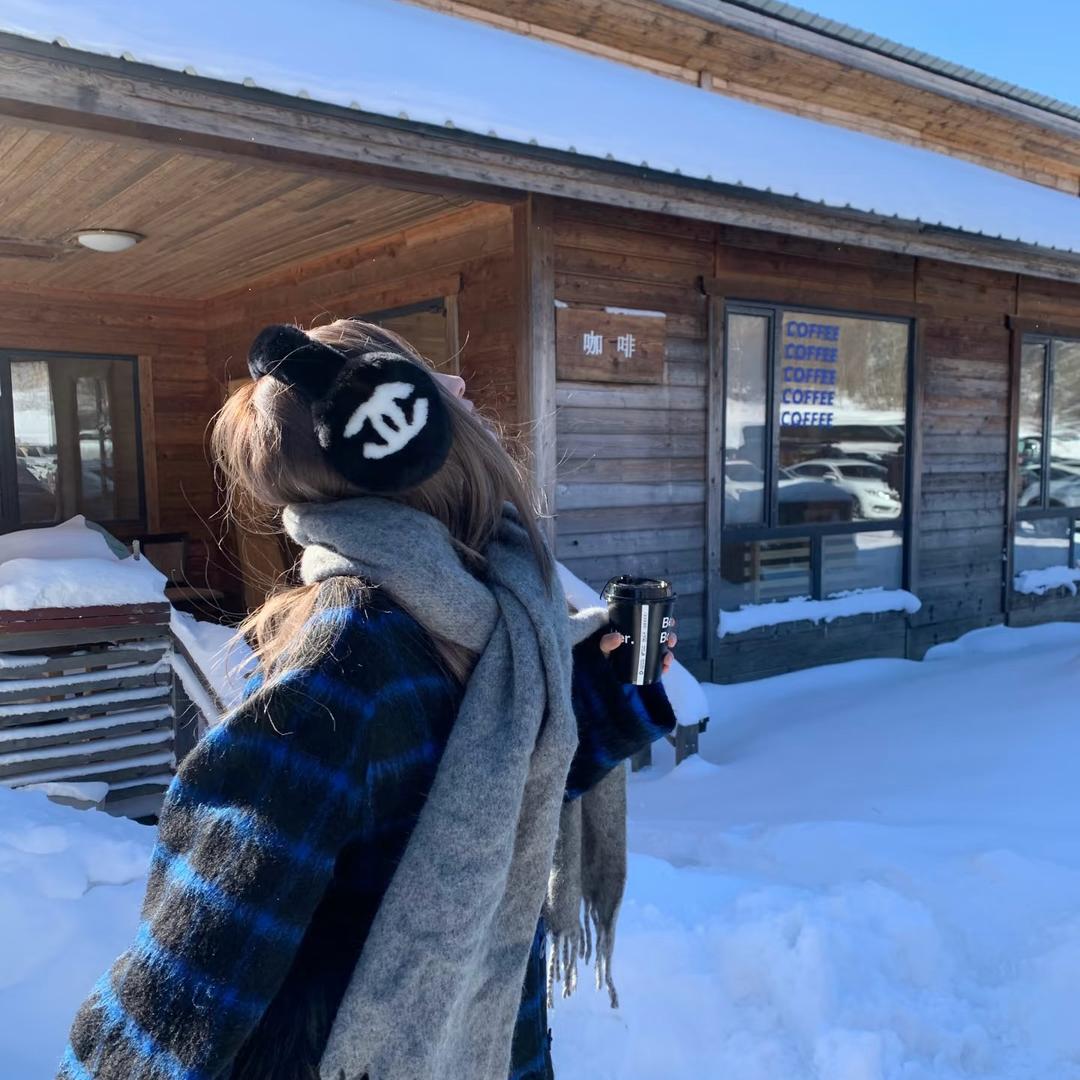 少女笛亚羽绒服工厂店