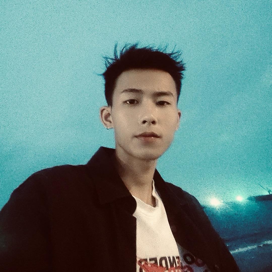 不是黑白色丶