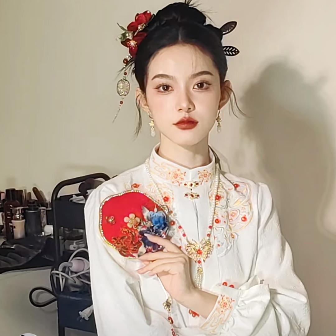 莆田化妆师诗诗