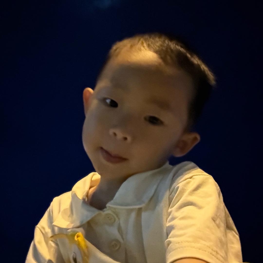 他爱玩又爱吃🤡