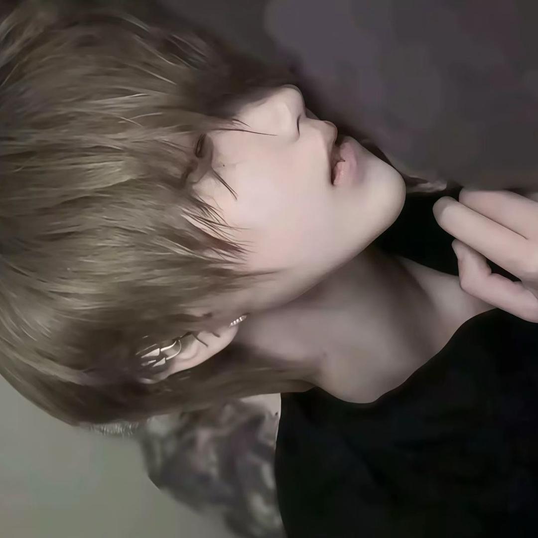 𝓣𝔁·嘿嘿