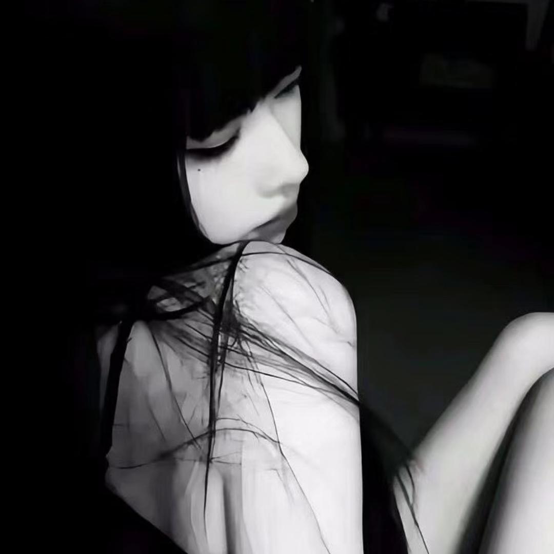 希希.