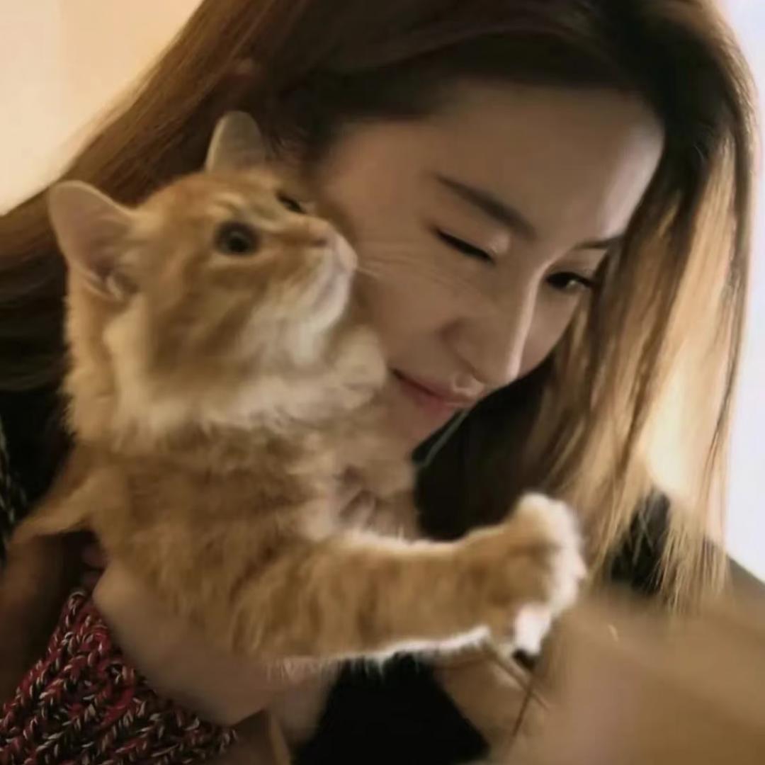 小侯吃饱饱