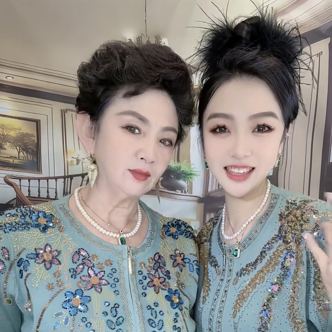 彤韵服饰工厂店