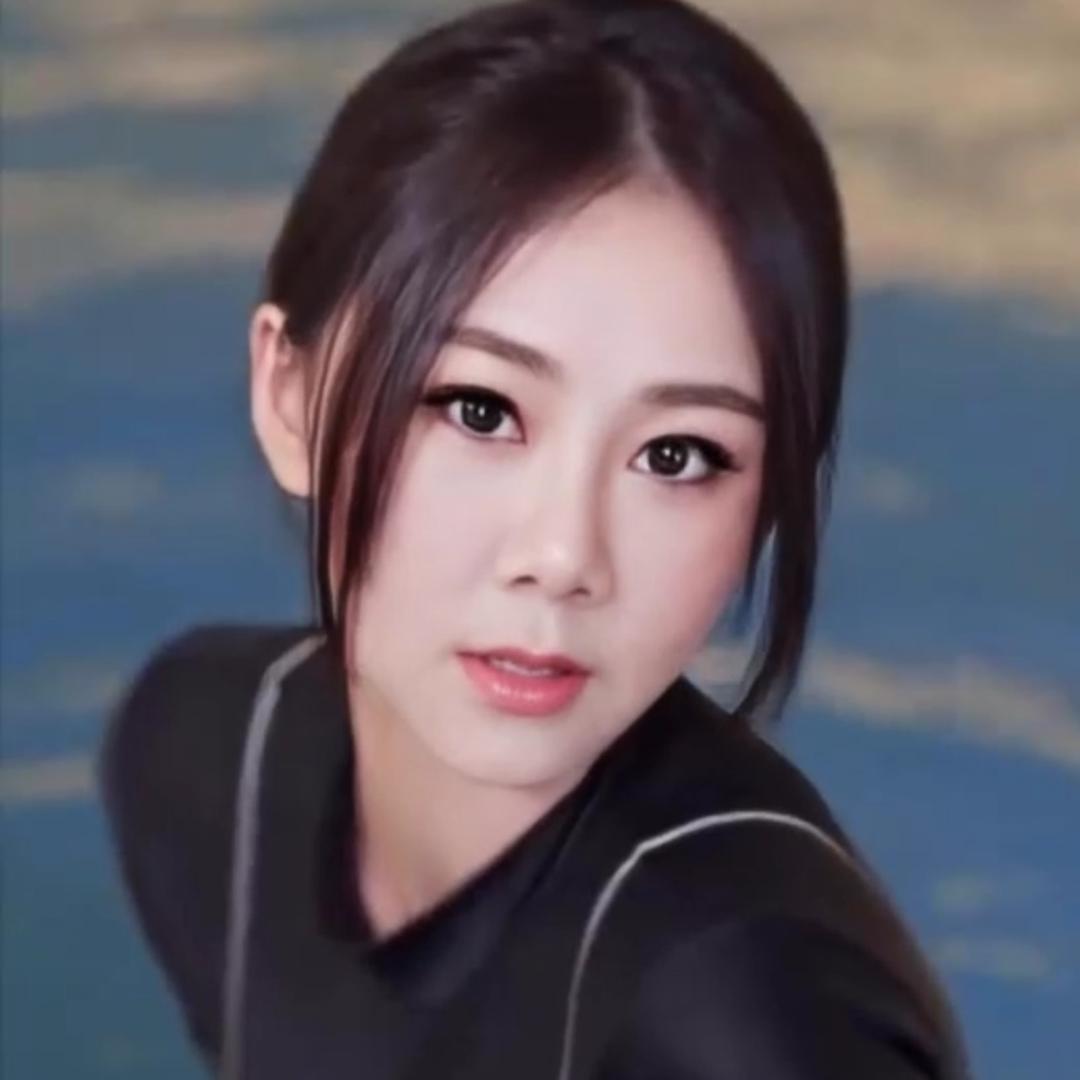 🌸🍀月亮佳人🌸🍀