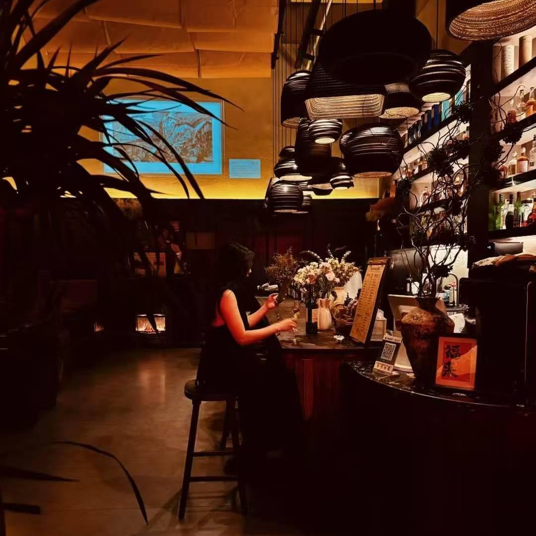 Coffee.原木.威士忌吧