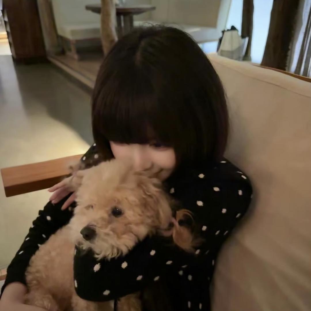 美艳小妈凌晨偷吃前夫贡品