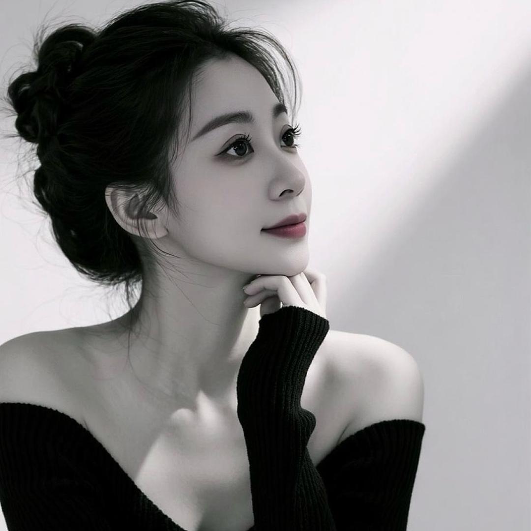 月亮上的垂耳兔🐰