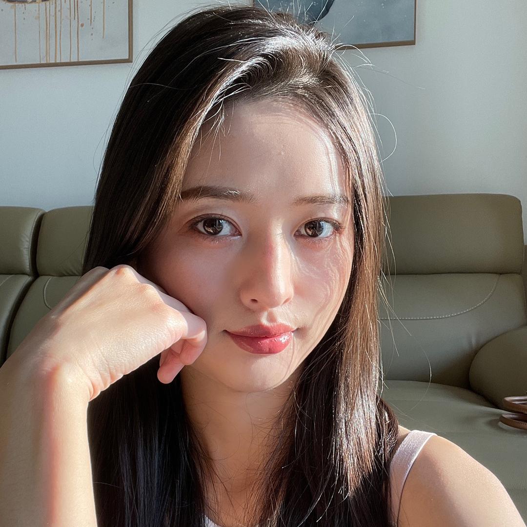 诗诗不吃饭.