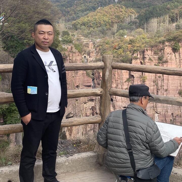 河北融信名车汇赵雷