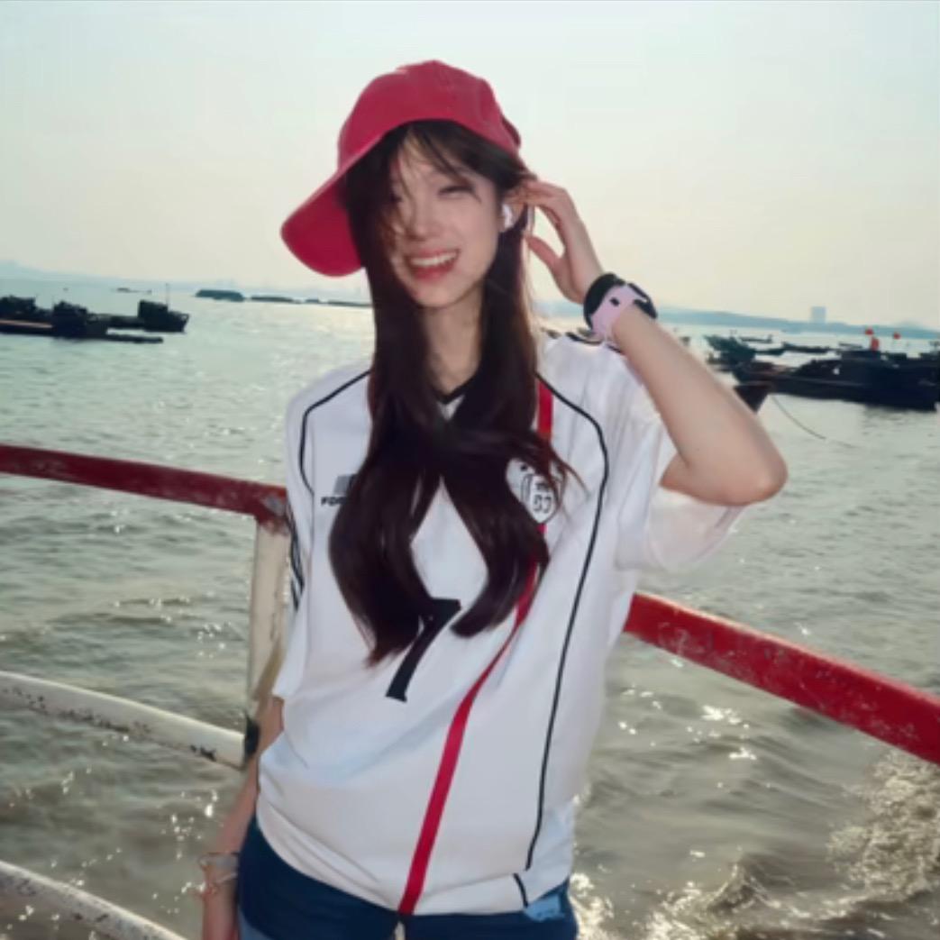王娴梵.