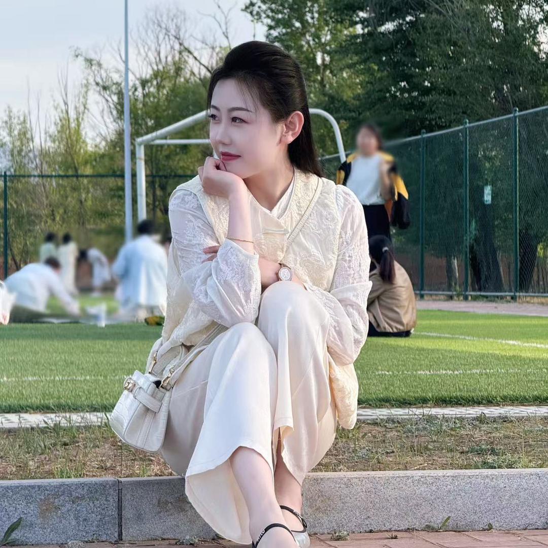 太原服装城子怡