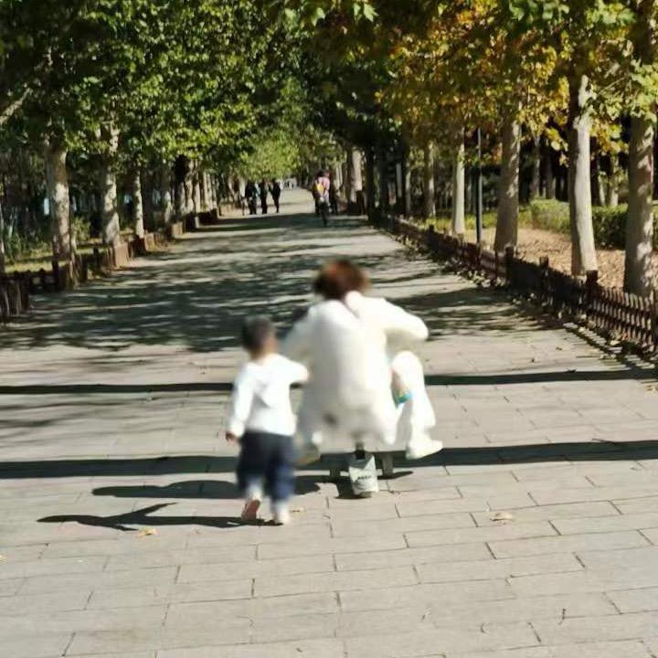 方方土and mama.