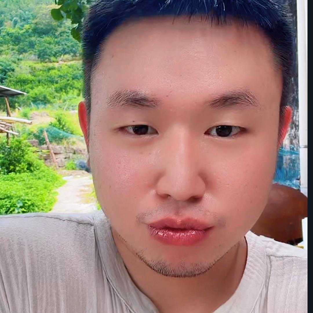 名模坤坤坤坤👠